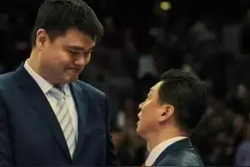 李春江挨罚广东做法感人，保留海报悬挂上空，不亏待任何一位功臣图片