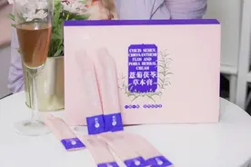 养固健牌龟苓膏美味又养生，精致女孩包里少不了它图片