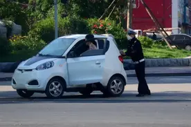 3类无需驾照的代步车，骑行难度低、适合老年人，70岁以上也能骑图片