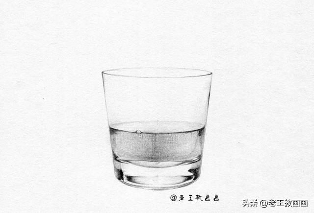 零基础也能画素描，教你画玻璃杯质感