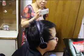 少年整日沉迷游戏，北大舅舅仅用一招，3天就帮他戒瘾！纪录片图片