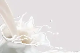 为什么不建议女性天天喝牛奶？医生：喝牛奶牢记这几点，对身体好图片