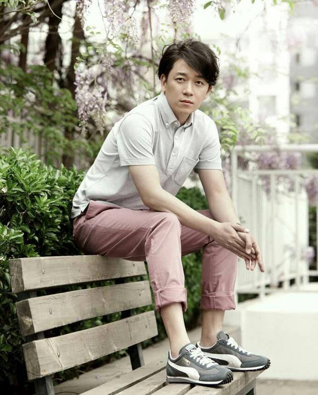 潘粤明与董洁离婚8年：他摆脱抑郁收获真爱，她带儿子苦度光阴