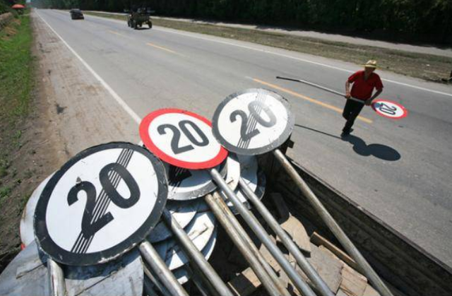 高速公路统一限速，车主奔走相告，早该这样了