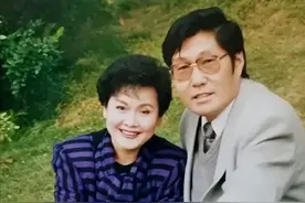 李谷一再婚嫁给肖劲光之子，岳父来作客时，肖：你可是我的保护伞图片