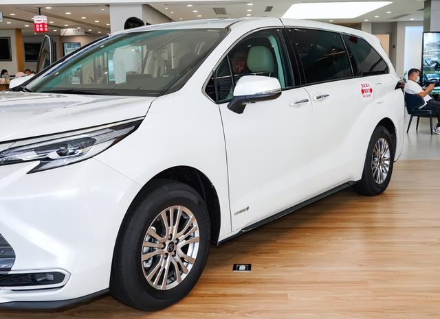 我是安徽车主，37.98万拿下丰田赛那SIENNA，开了500公里