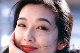 大众女神江珊：四度恋上硬汉，高曙光、靳东是前任，50岁重获爱情图片