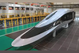 这就是中国速度首台高温超导磁悬浮列车，时速620公里，堪比飞机图片