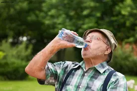 长期喝烧开的自来水，不碰矿泉水和纯净水，身体最终会面临什么？图片