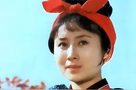 “牧羊女”丁岚：当红移民新加坡，落魄后回国“捞金”，今成富婆图片