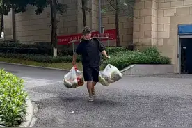 16个外甥又到舅舅家过暑假了！舅舅：一天吃五六斤肉，连续五年迎接孩子们，队伍即将壮大到19个图片
