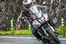 中小排量ADV摩托，本田2022款CB400X解析，减震制动双升级图片