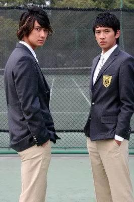 《铠甲勇士》12年后，主演的发展差距有多大？最红的官方都请不动