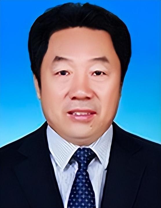 突发！严重违纪违法，曾担任3个师师长，退休4年被查，这可真讽刺