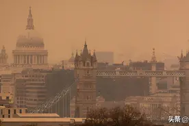 英国留学：在英国经历沙尘暴后，终于明白冲锋衣才是最实用单品图片