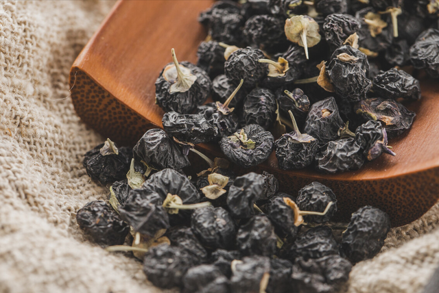 女人吃花胶最能补充胶原蛋白吗 2026年女人吃花胶最能补充胶原蛋白吗为