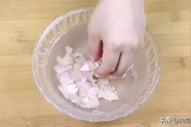 吃完鸡蛋别扔了，用鸡蛋壳放在家里，解决了很多人的烦恼图片