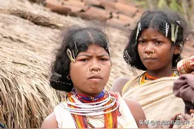 鲜为人知！多鼻环、密密麻麻戴满耳环，印度爱美的部落民族女性图片
