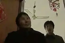 江苏老夫妻刚搬新房，家里的灯半夜自己亮起来，到底是谁在作怪？图片