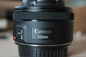 廉价的50mm f1.8标准镜头是摄影进阶的最佳选择图片