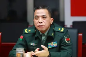 取消作业服！对现行军服的改进建议图片