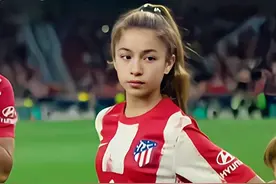 苏亚雷斯女儿真漂亮！世界杯失利后度假，海边合影太温馨图片