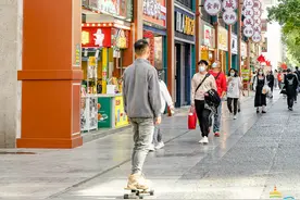 新晋美食街来了，吃货们请下车图片