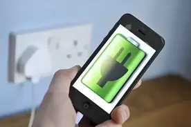 手机充电是先插电源（充电器），还是先插手机？图片