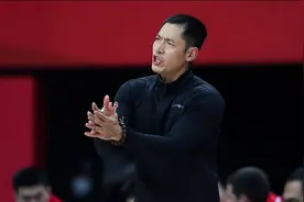 辽宁记者惹怒张庆鹏，前辽篮功勋怒怼，不尊重对手不配夺冠图片