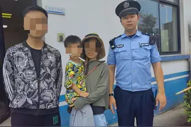 3岁萌娃推婴儿车独自遛弯 警民携手找到家人图片