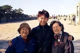 杭州小伙勾搭上79岁新加坡富婆，企图下药还骗钱，结果如何？图片