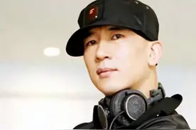 汪小菲大S婚礼太搞笑：张兰打架子鼓，刘谦表演魔术却被拉进泳池图片