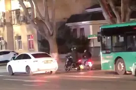 街头骑摩托车的人多了，郑州的禁摩令还在有效期吗？图片