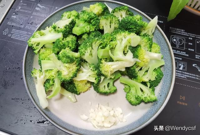 花胶鸡脚猪骨汤的做法功效 2026年花胶鸡脚猪骨汤的做法功效