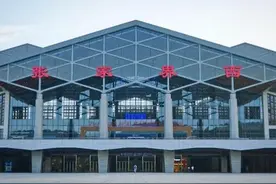 现在从广州到张家界，只有一趟普通列车，但深受广大游客喜爱图片