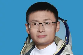 载荷专家桂海潮，首位戴眼镜的非军人航天员！图片