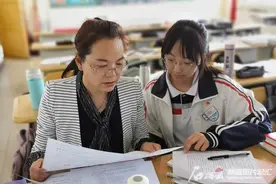 优秀教师风采 | 饶华：从孩子的角度思考 做学生的良师益友图片