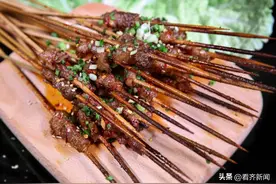 烤串到处有…吃烤肉，hài得是我们富拉尔基的香！图片