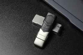 进化版U盘来袭，移速奇V 固态U盘手机电脑两用，速度还挺快的图片