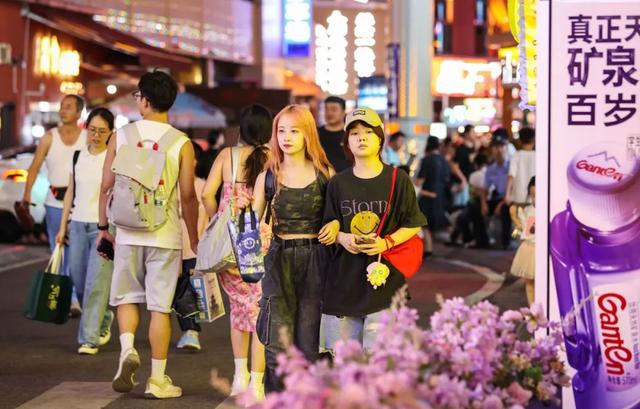 贵阳太平路，越夜越精彩！