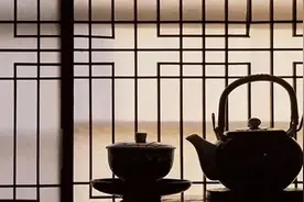 古代窗户都是“纸糊”的，一戳就破，为何不怕下雨？图片