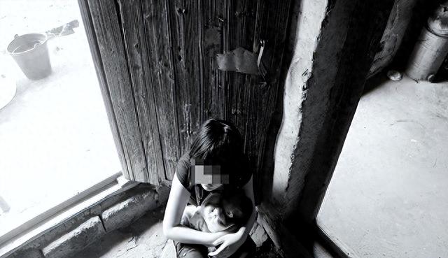 74岁男子强奸12岁少女，女子：你别这样太疼了！要是妈妈问怎么办