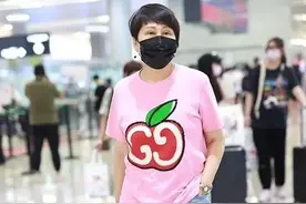 建议女人：夏天别穿短裤，不得体！50+妈妈亲自示范，减龄还气质图片