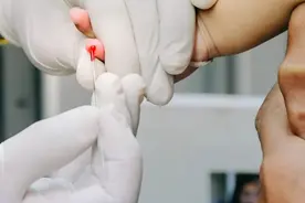 一个小小的针眼，竟让孩子流了10小时血图片