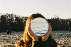 说出来你可能不信，我的社恐救了我图片