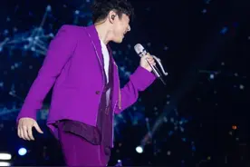 林俊杰：与周杰伦齐名，行走的CD却被黑料缠身，他这是挡了谁的路图片