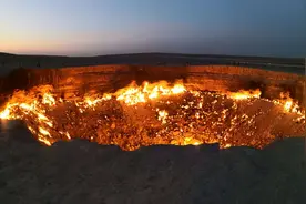 一场意外打开“地狱之门”，大火燃烧50余年，为何至今无法熄灭？图片