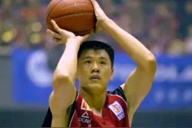 CBA｜刘铁：场上的“拼命三郎”，辗转多支球队，与巩晓彬成路人图片