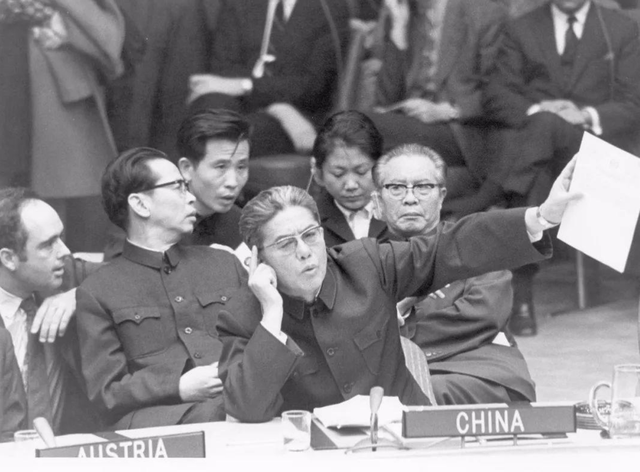 1983年乔冠华病逝，章含之对葬礼安排提出三点要求，中央：同意