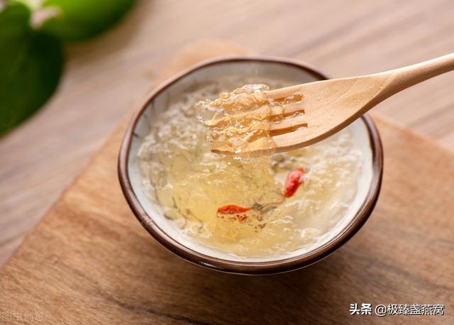 银耳和燕窝的区别 2026年银耳和燕窝的区别功效一样吗